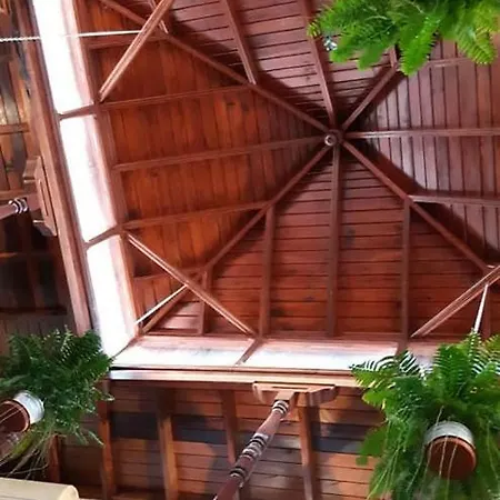 Casa Carlos Nyaraló